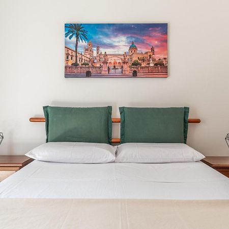 I Mori-Holiday Apartment Palermo Eksteriør billede