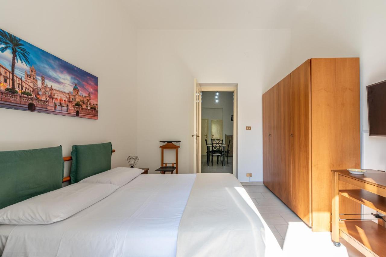 I Mori-Holiday Apartment Palermo Eksteriør billede