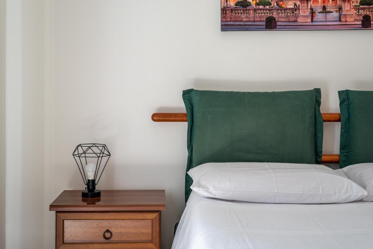 I Mori-Holiday Apartment Palermo Eksteriør billede