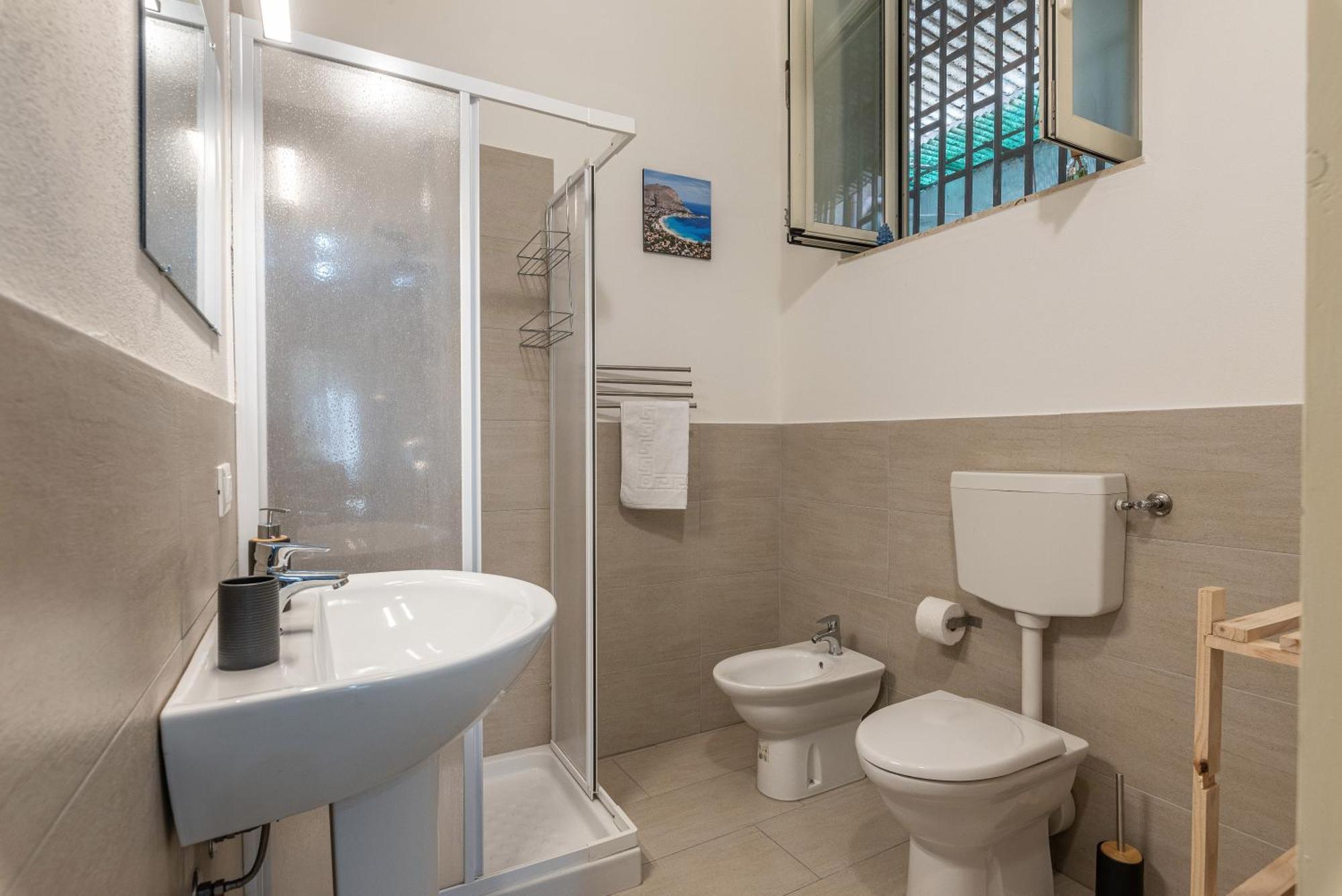 I Mori-Holiday Apartment Palermo Eksteriør billede